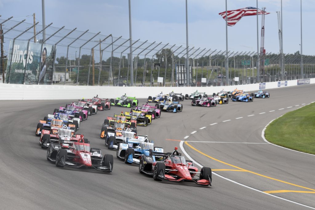 Penskeförarna Newgarden och Power leder fältet i Indycar innan racestart.