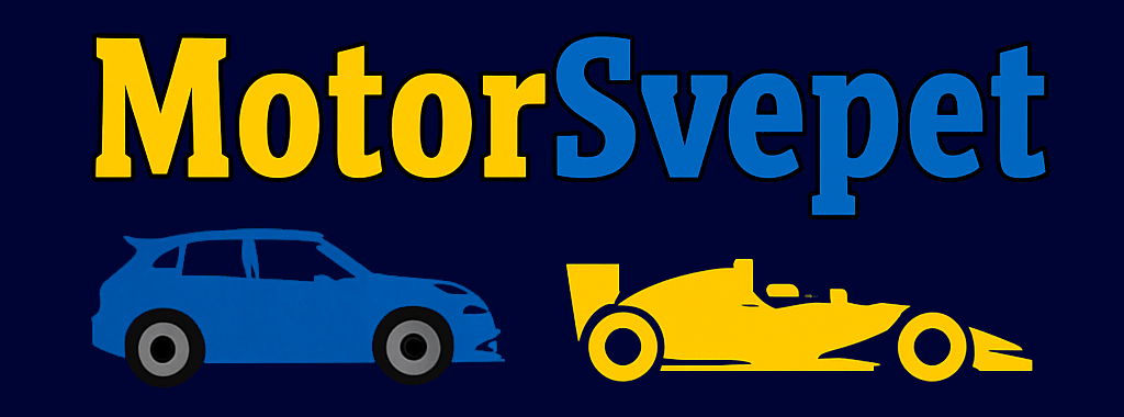 MotorSvepets logotyp. Texten står i gult och blått, med en blå rallybil och en gul F1-bil under texten.